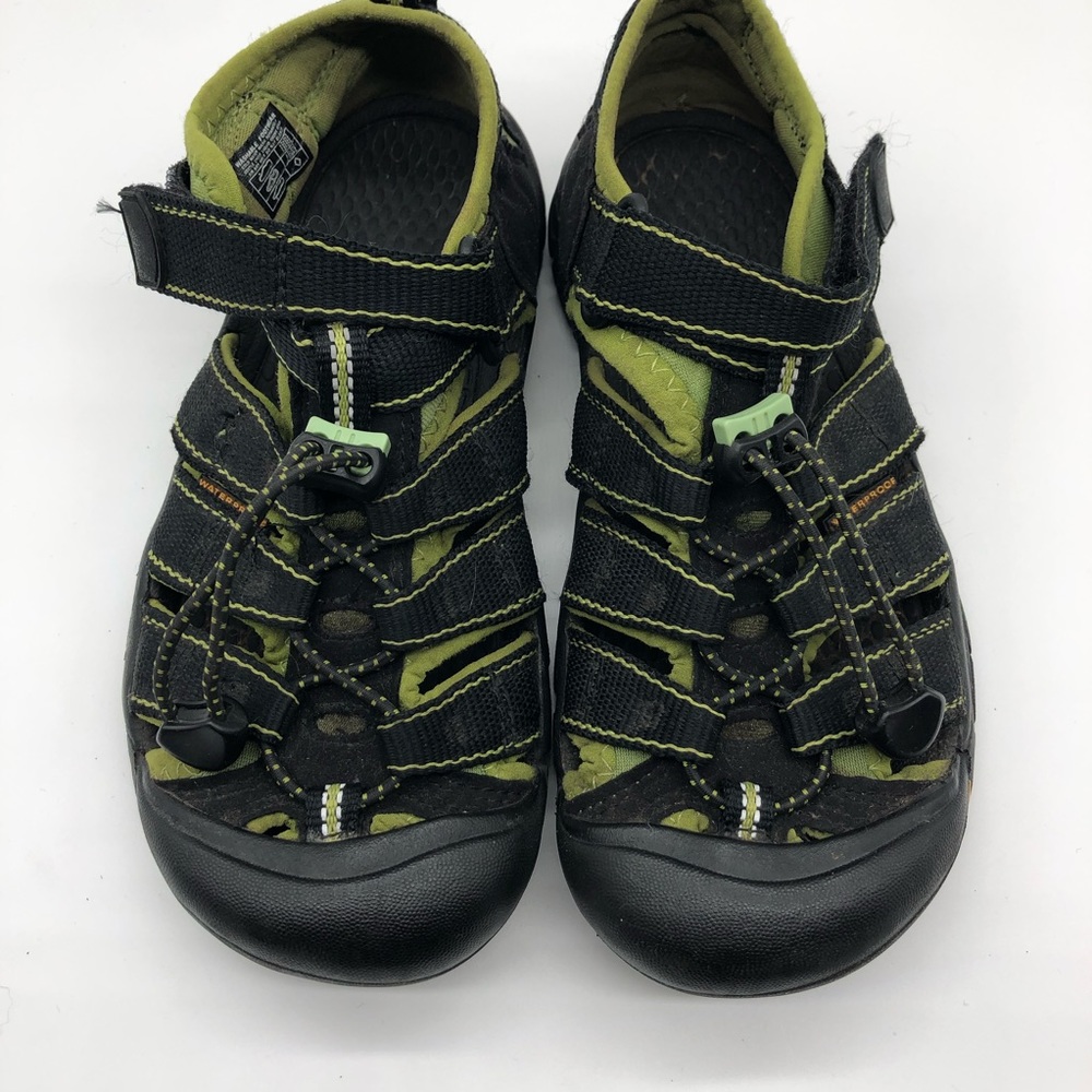 Keen washable kids footwear, size 2, green & black sandals